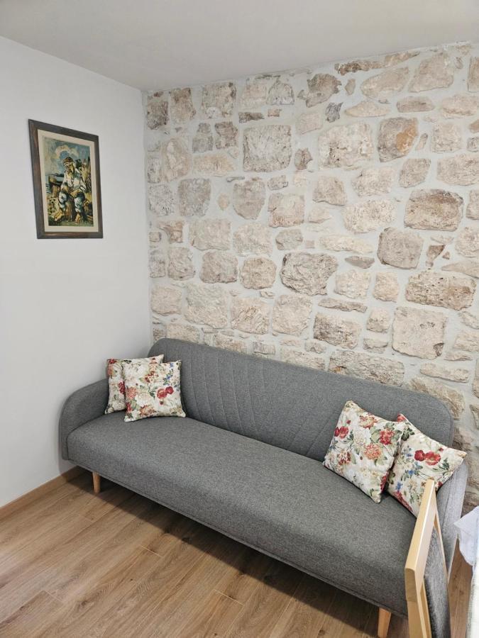 Apartman Eli Supetar Dış mekan fotoğraf