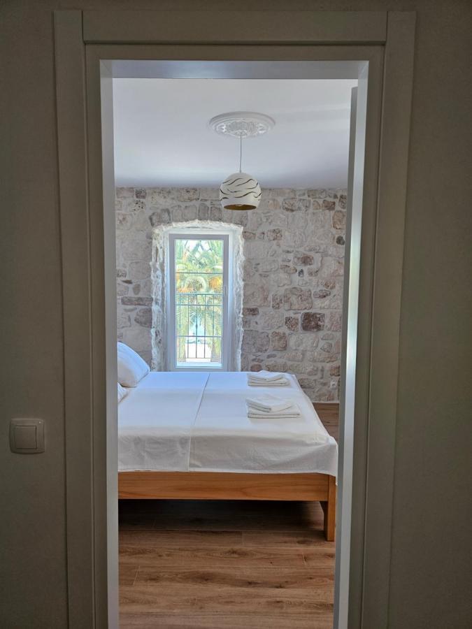 Apartman Eli Supetar Dış mekan fotoğraf