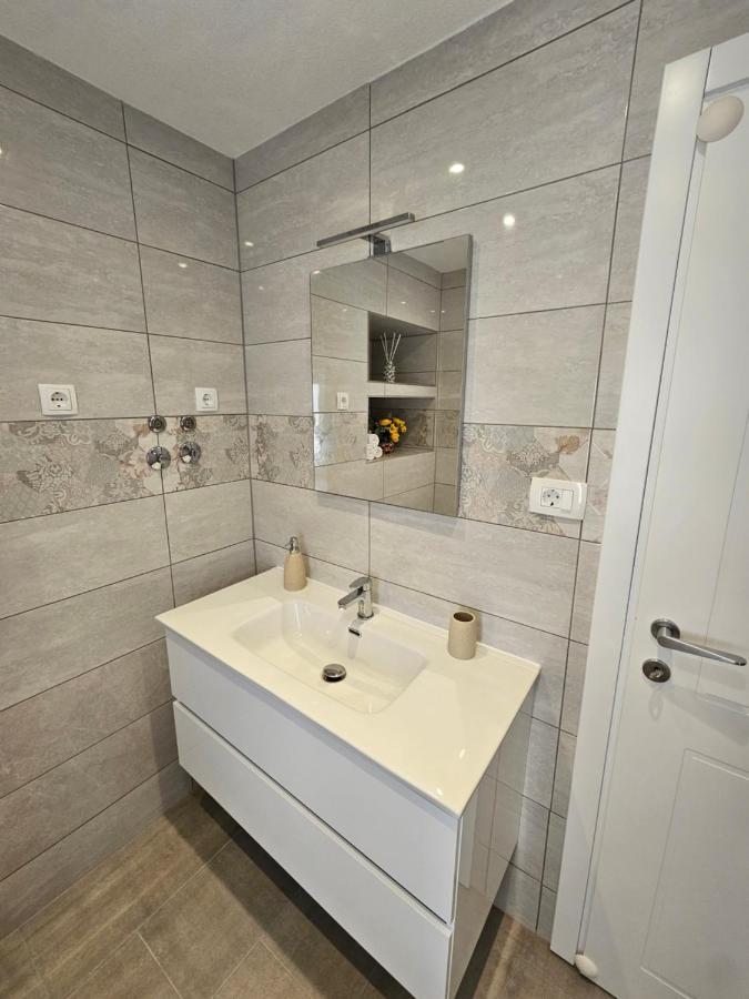 Apartman Eli Supetar Dış mekan fotoğraf